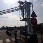 Kabelbrücke Brücke Versorgungsleitung Sommer Kaufland Sondergerüst Oberleistung Strom Wasser