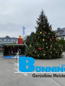 Gerüstbau Bönninger Referenzprojekt Wihnachtsbaum inkl. Krippe aus Gerüstmaterial