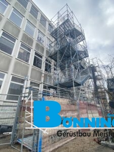 Gerüstbau Bönninger Referenzprojekt Fluchttreppe als Rettungsweg