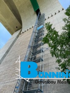 Gerüstbau Bönninger Referenzprojekt Modulbautreppe inkl. Montagebock