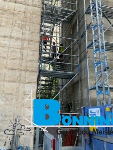 Gerüstbau Bönninger Referenzprojekt Modulbautreppe inkl. Montagebock