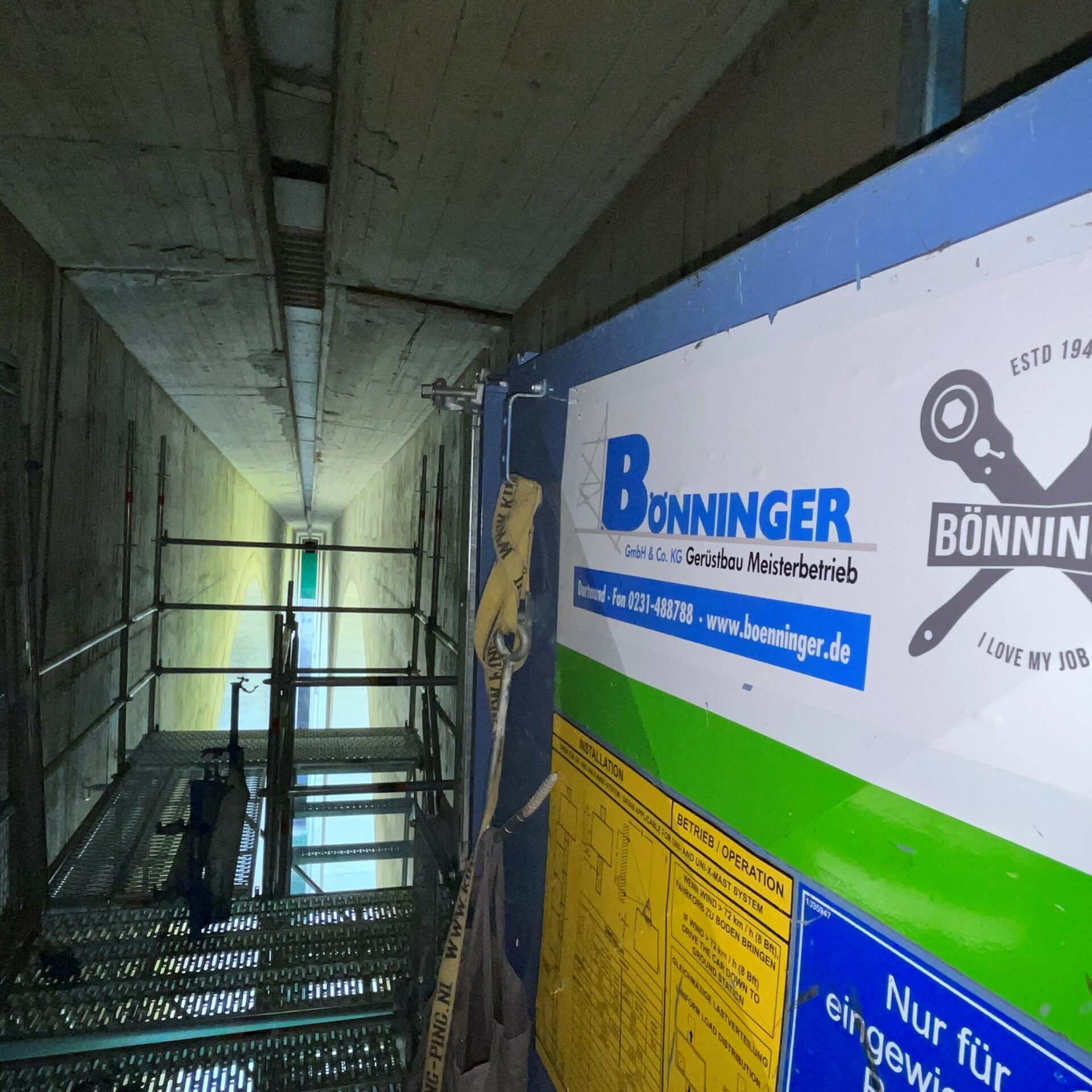 Gerüstbau Bönninger Referenzprojekt Modulbautreppe inkl. Montagebock