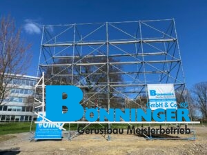 Gerüstbau Bönninger Referenzprojekt Sonderkonstruktion Werbegerüst