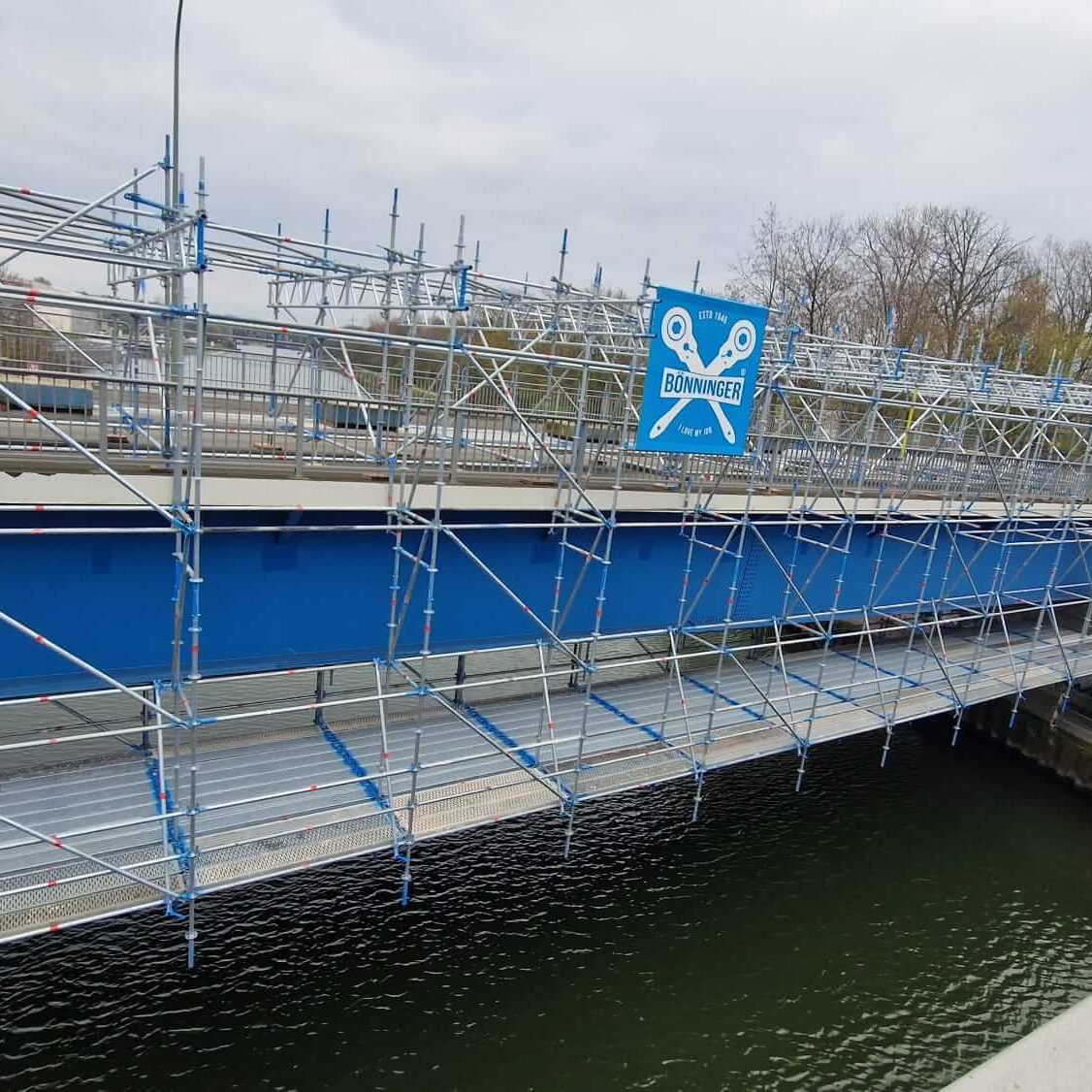 Gerüstbau Bönninger: Sonderkonstruktion Brückenrüstung Dortmund (Hängegerüst Rhein-Herne-Kanal)